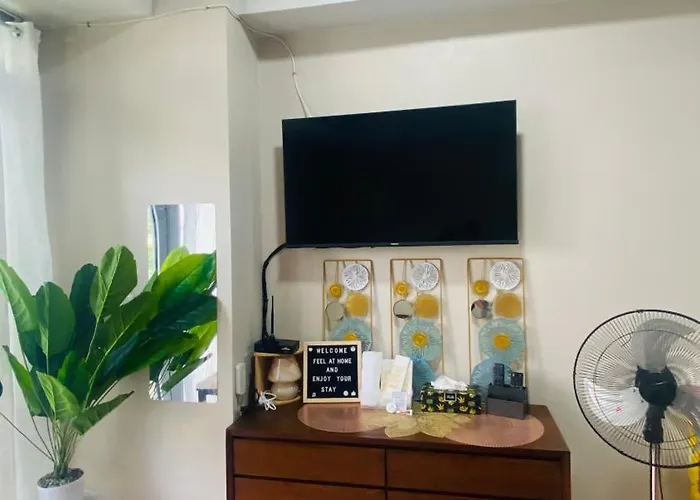 Viv's Room-studio Type Manhattan Hegihts Towerd