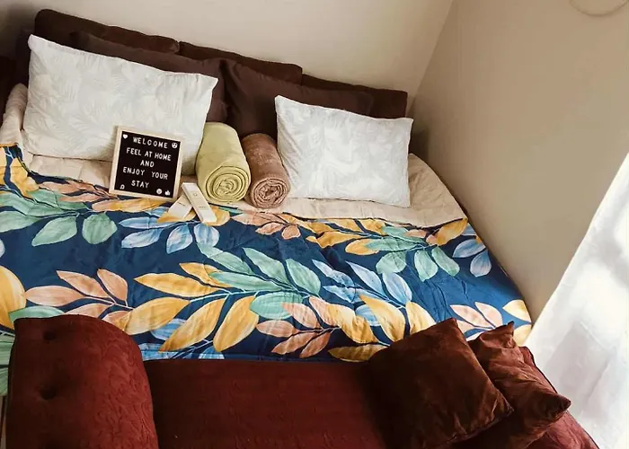 Viv's Room-studio Type Manhattan Hegihts Towerd Apartment *